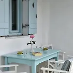 Tonia Paros Χρυσή Ακτή