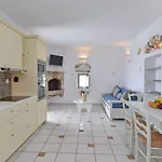 Tonia Paros Χρυσή Ακτή