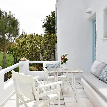 Tonia Paros * Chrisi Akti (Paros)