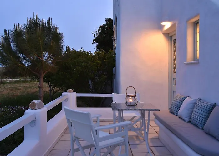 Tonia Paros * Chrisi Akti (Paros)