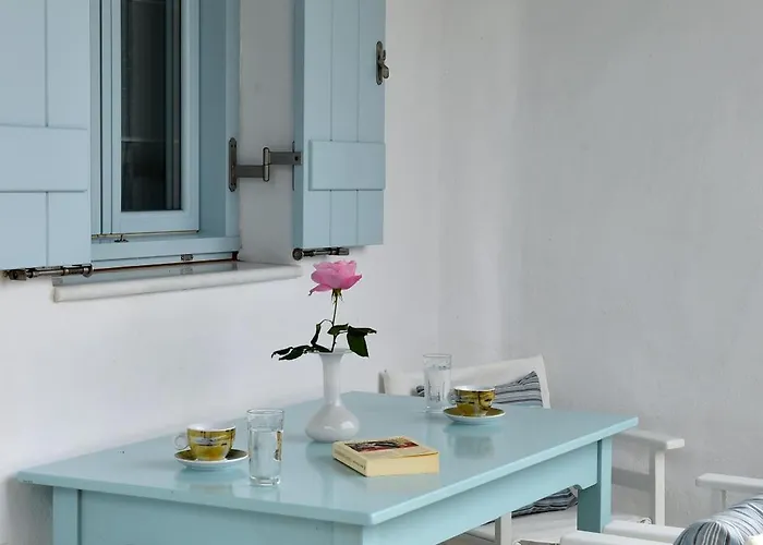 Tonia Paros Chrisi Akti (Paros)