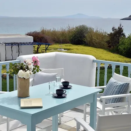 Tonia Paros Chrisi Akti (Paros)