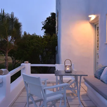 Tonia Paros * Chrisi Akti (Paros)