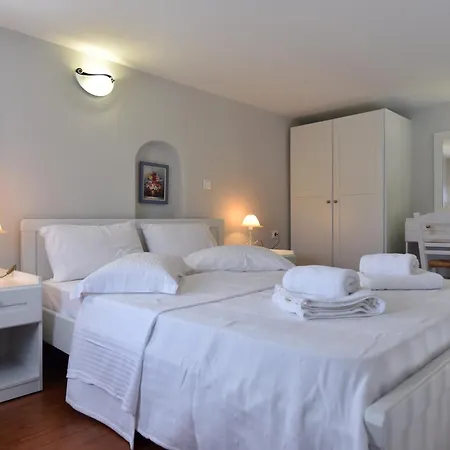 Tonia Paros Apartamento *