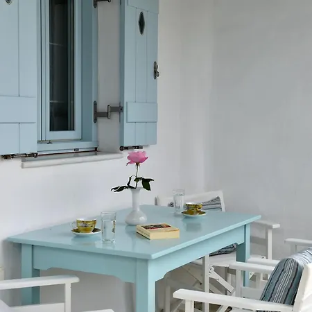 Tonia Paros Chrisi Akti (Paros)