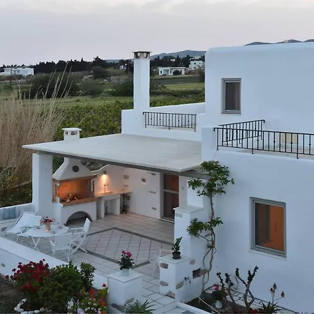 Tonia Paros Apartament *