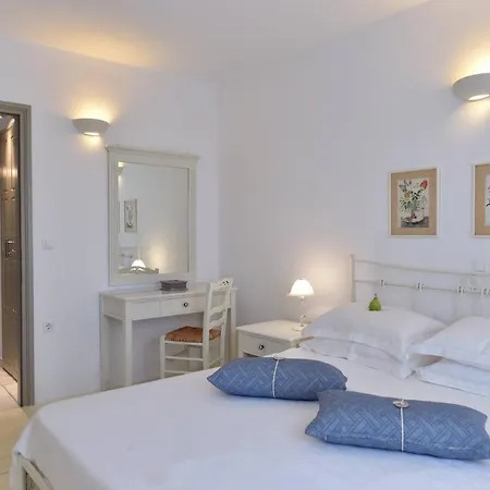 Tonia Paros Apartament *