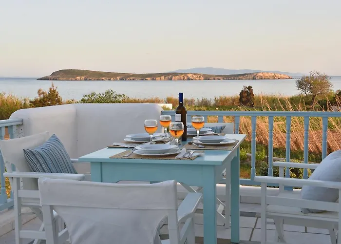 Tonia Paros Chrisi Akti (Paros)