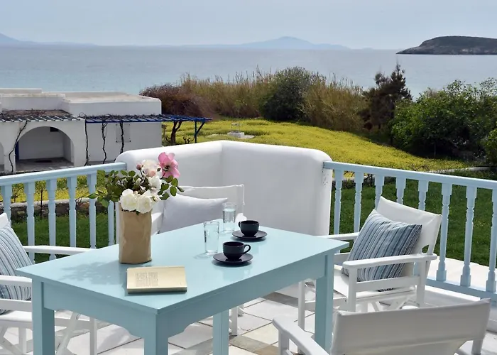 Tonia Paros Chrisi Akti (Paros)